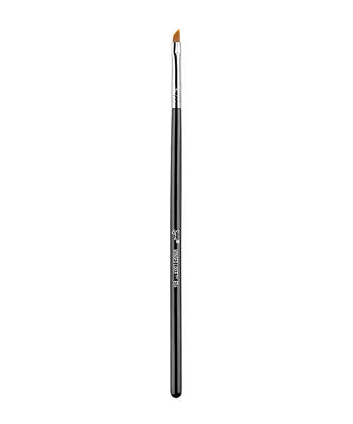 E06 Winged Liner Brush
